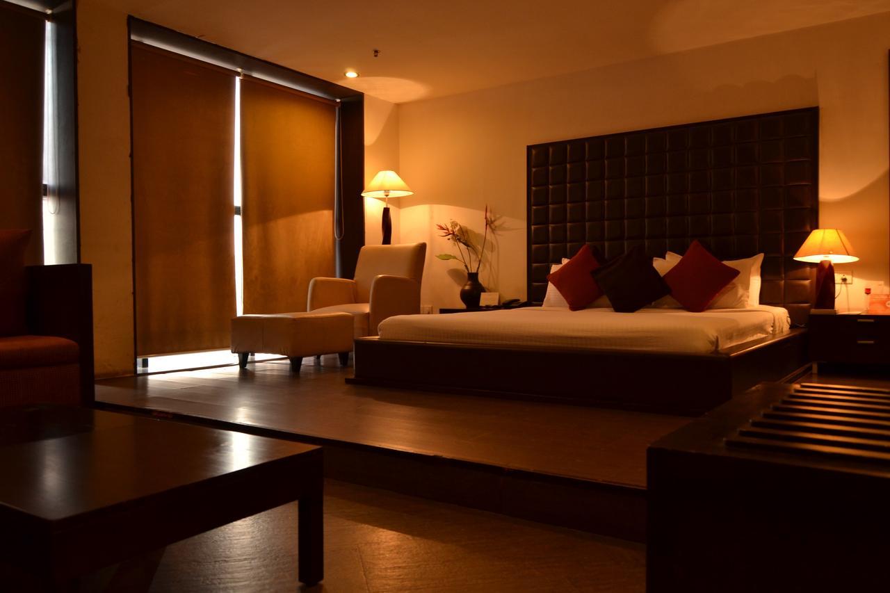 The Seventeen Degrees Hotel Dhanbād 外观 照片