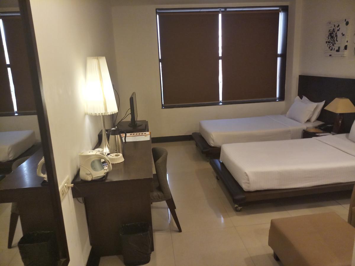 The Seventeen Degrees Hotel Dhanbād 外观 照片